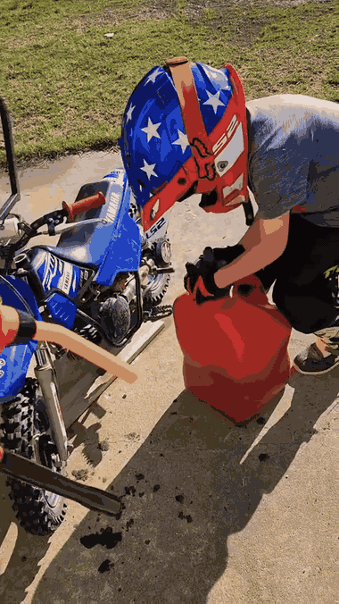 gif1 moto ravitaillement