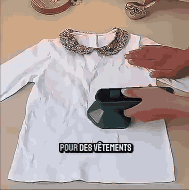 Défroisseur vapeur utilisé sur une chemise très froissée